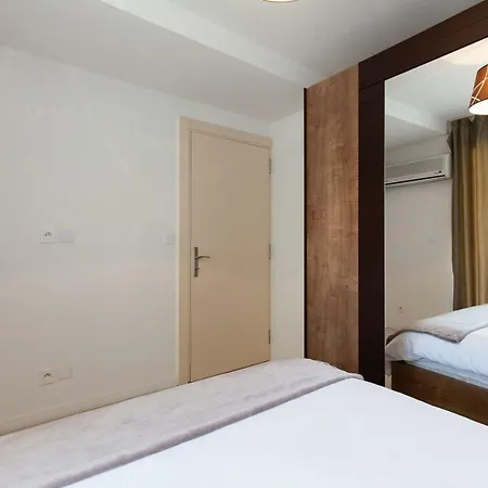 Apartmanhotel D'azur Riou 2*