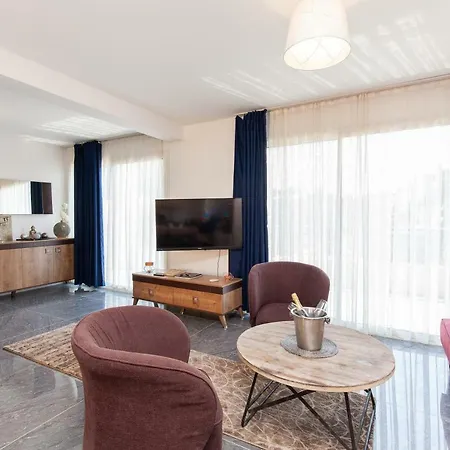 Apartmanhotel D'azur Riou 2*