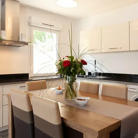 Apartmanhotel D'azur Riou 2*