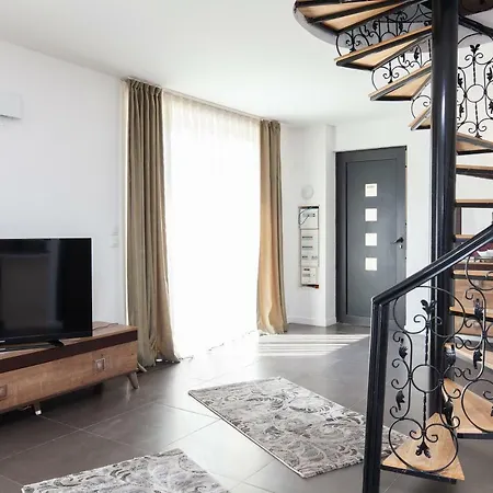 Apartmanhotel D'azur Riou Cannes