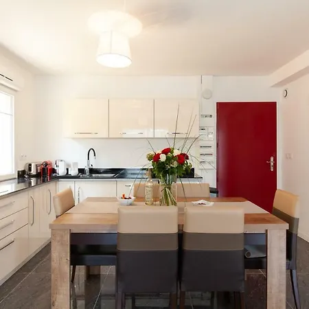 Apartmanhotel D'azur Riou Cannes
