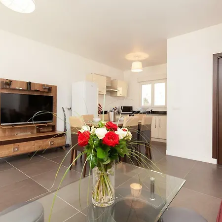 Apartmanhotel D'azur Riou 2*